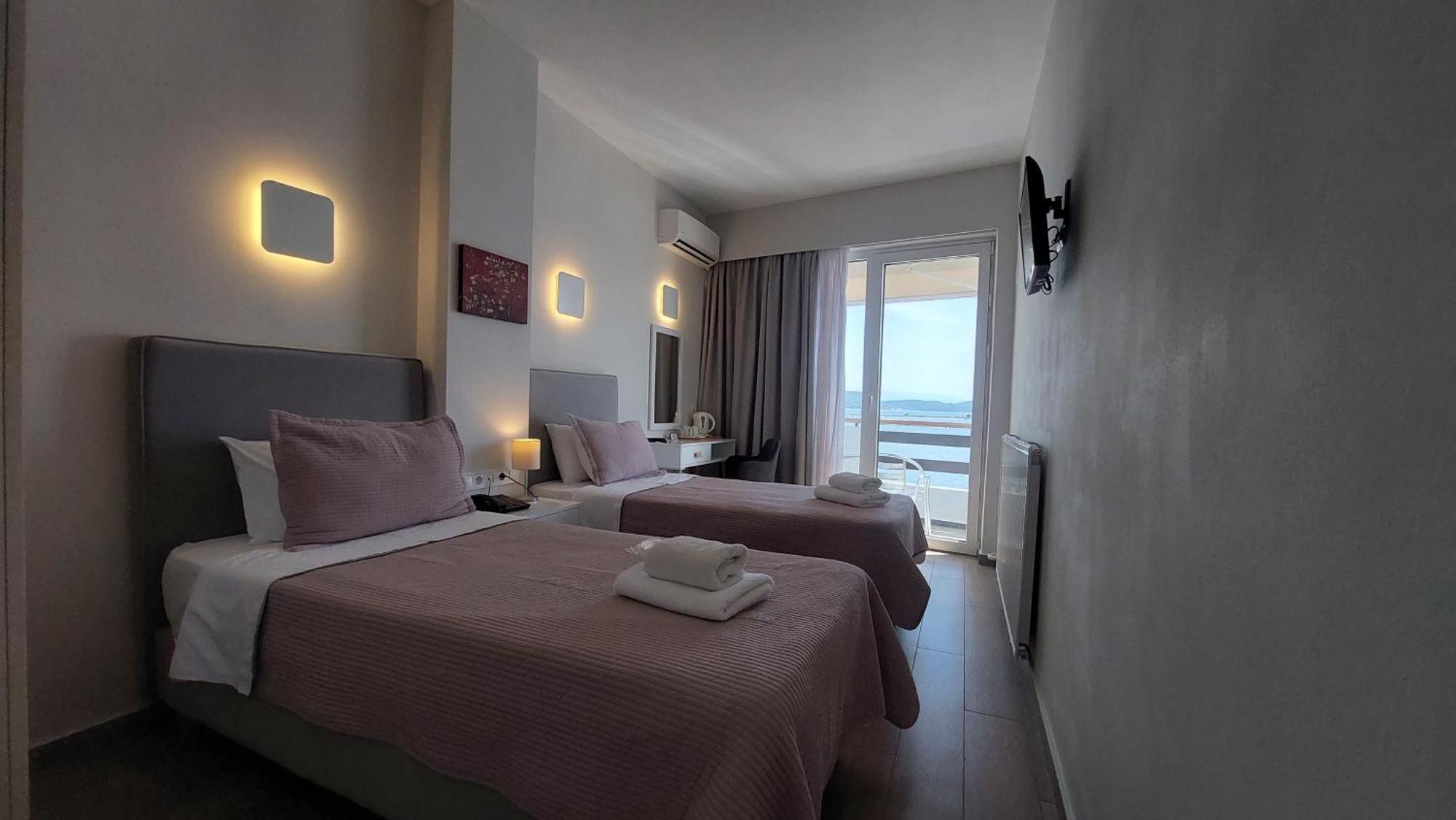 Hotel Avra 2*