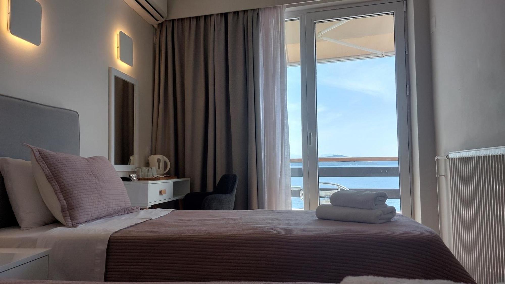 Avra Otel